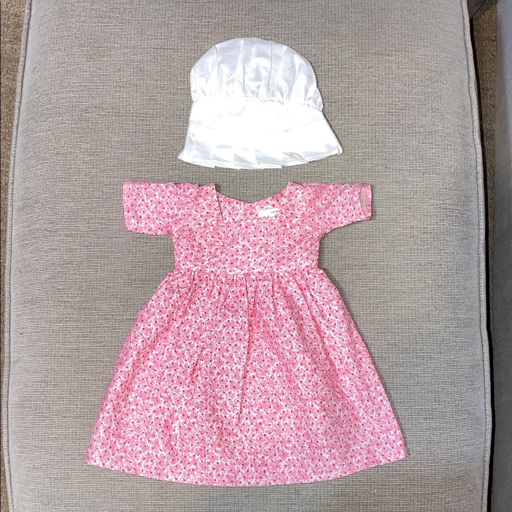 Colonial Williamsburg Doll Dress with White Bonnet